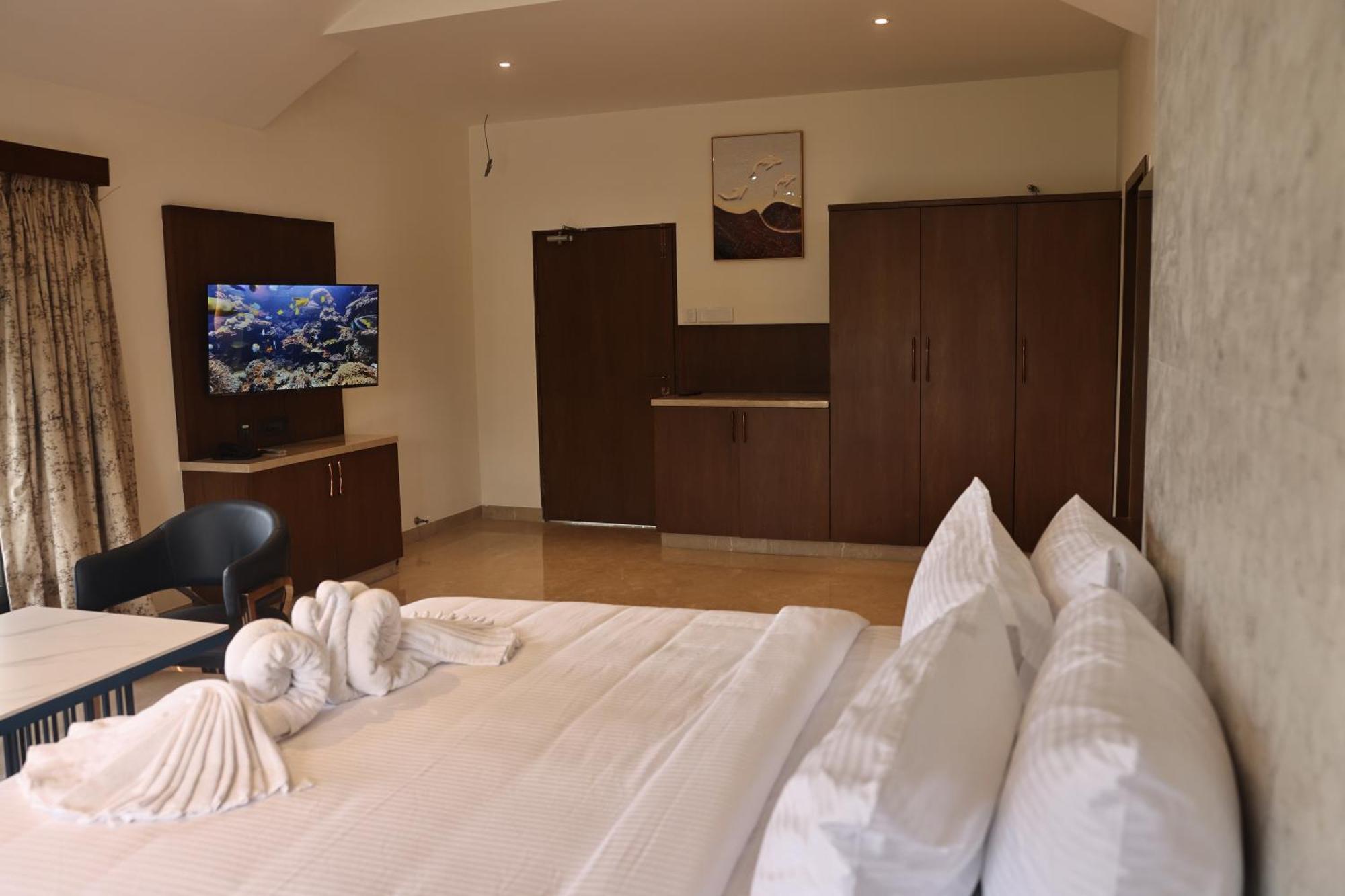 Mstays Ecr By Mirabilis Hotel Chennai Exterior foto